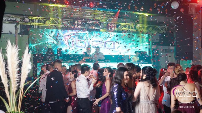 Pista iluminada y pantalla LED para un prom · Ibiza Eventos